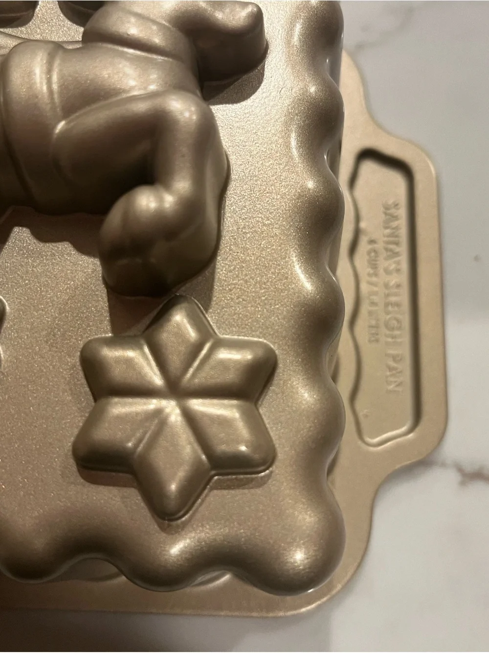 Nordic Ware baking Metallic Gold Reindeer & Sleigh Cake Pan